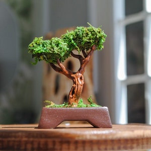 Miniature dollhouse bonsai tree in brown pot 3D printed - 1:12 scale