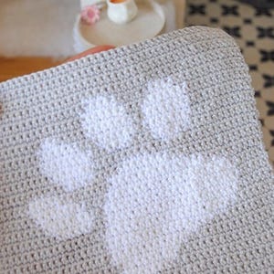 Miniature dollhouse throw blanket - 1:12 scale