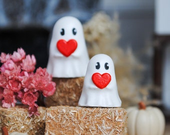 Miniature dollhouse ghost with a heart 3D printed - 1:12 scale