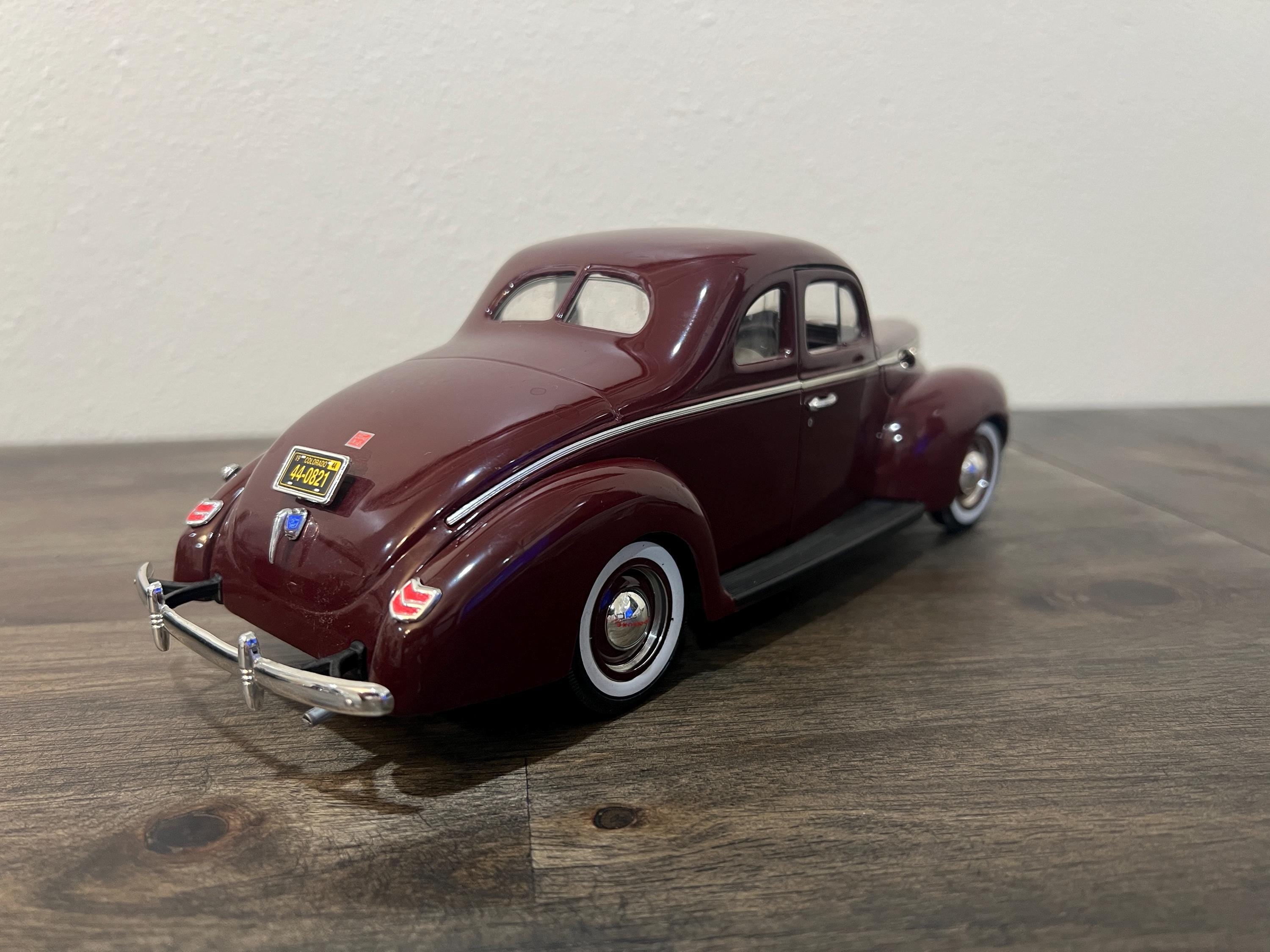 ラットフィンク + 1940 FORDカスタム品+ HOT ROD 洋書 レア ラット フィンク ACME 1:18 RAT FINK 1932 FORD BLOW HOT ROD