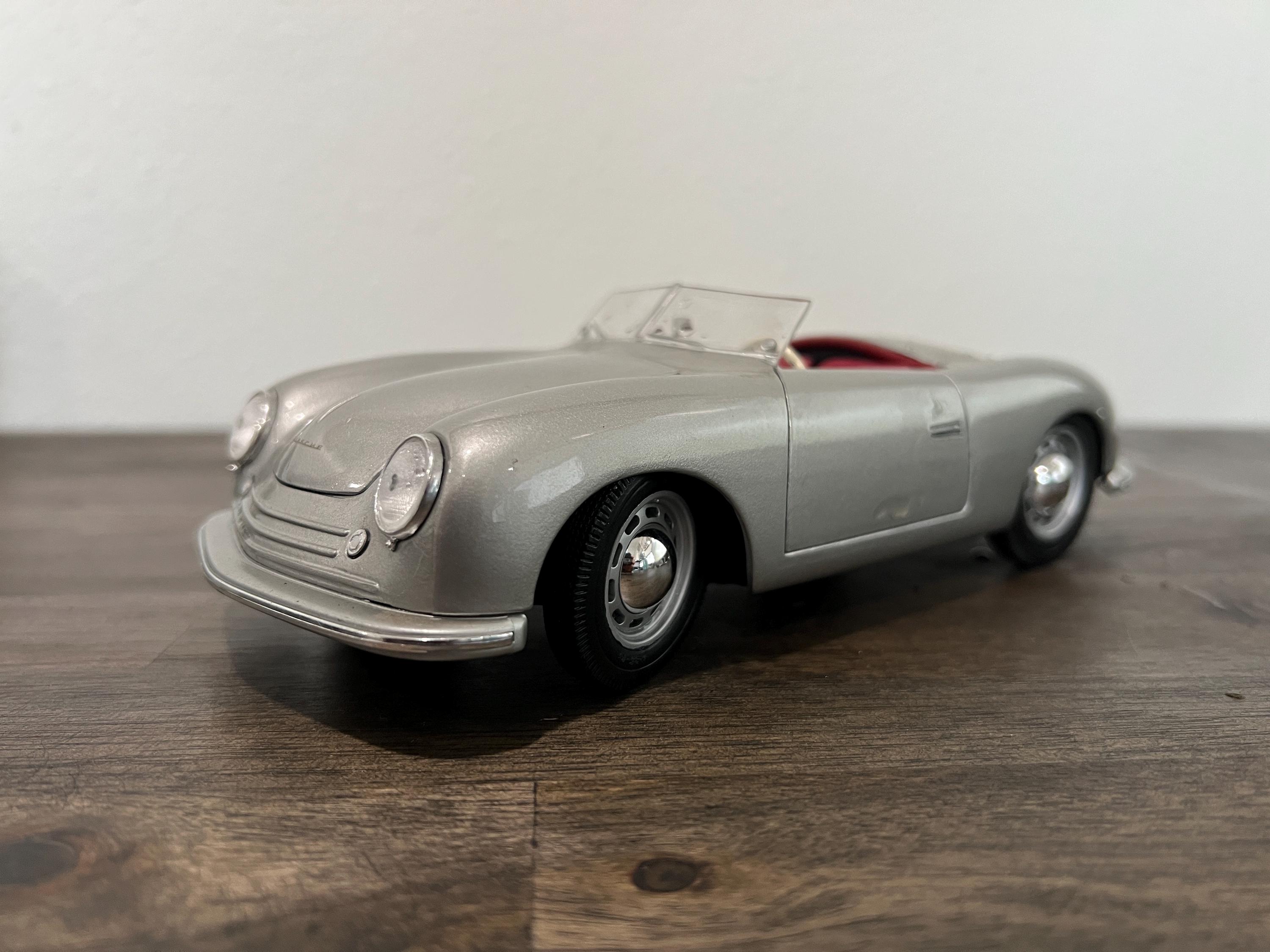 Maisto Porshe No.1 Typ 356 Roadster (1948) 1:18 Special Edition