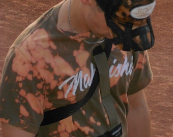 T-shirt Maharishi Khaki Batik realizzata artigianalmente, con materiali riciclati dall'atelier OBSESS UPCYCLING.