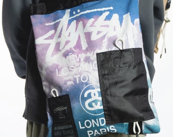 OBSESS Upcycling STUSSY Borsa da città personalizzata con stampa cielo e grande logo, borsa ecologica funzionale con tasche e moschettone