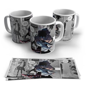 Puede incluir: Tres tazas de cerámica blanca con ilustraciones de estilo manga en blanco y negro. Las tazas representan personajes del webtoon "Solo Leveling". Una de las tazas tiene el texto "Solo Leveling" impreso.