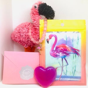 Pflegepaket, Junge Mutter Geschenk, Nur weil Geschenk, Flamingo Geschenk, Mama Geschenk, Muttertagsgeschenk, Perlenarmband, Harz Herz, Denken an dich