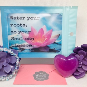 Pacchetto di cura, regalo Prenditi del tempo per te, regalo per la cura di sé, regalo per la migliore amica, regalo per la mamma, regalo per il collega, cuore in resina, fiore di loto, braccialetto di perline