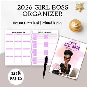Può includere: Un'agenda Girl Boss 2026 aperta, che mostra pagine per appunti e informazioni sulla carta di credito. La copertina presenta un'illustrazione di una donna con gli occhiali e un laptop. Il testo "208 PAGES" è visibile.