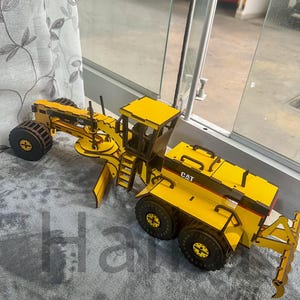 Plik Cat Motor Grader 24H / równiarka samochodowa w mdf / wycinana laserowo CNC Cdr, Pdf