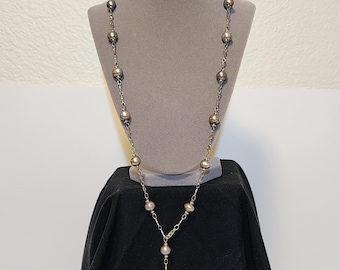 Natural Pearl Necklace. Transforming necklace. Necklace of natural pearls and chains. Women&#39;s jewelry.