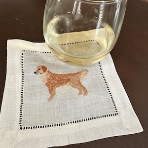ゴールデンレトリバーのカクテルナプキン（刺繍入り、リネン、パーソナライズ）