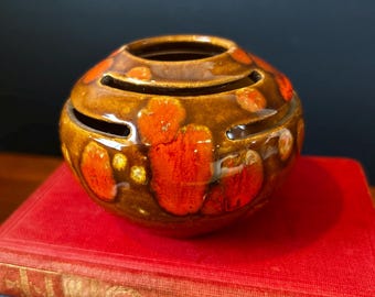 Olla de cerámica alemana vintage con esmalte de goteo.