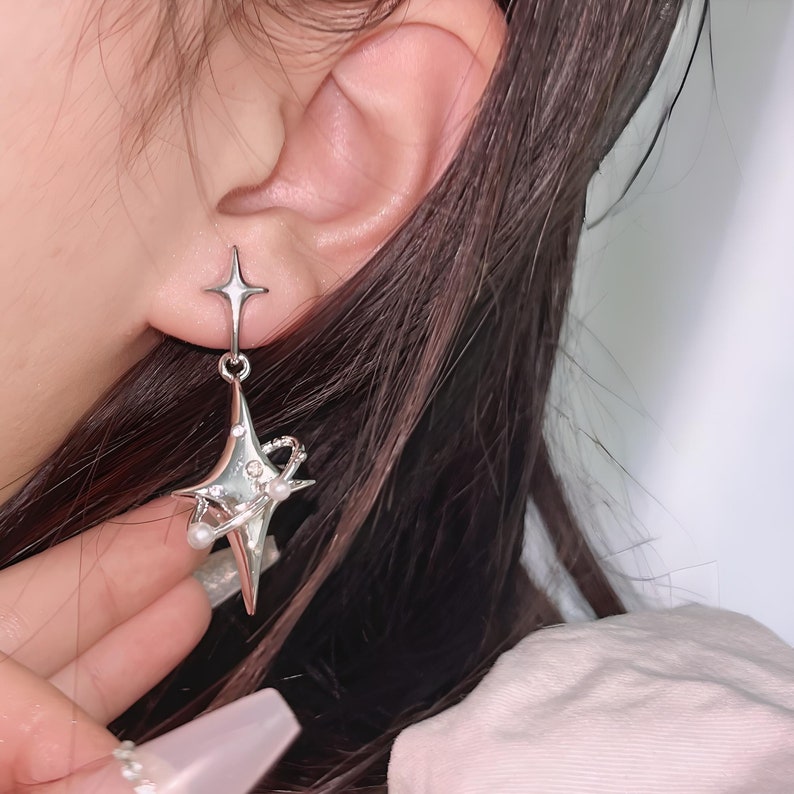 Pendientes de estrella de plata Y2k pendientes colgantes de plata pendientes grunge pendientes celestiales de cristal pendientes de regalo estrella de plata regalo de joyería de las mujeres imagen 1