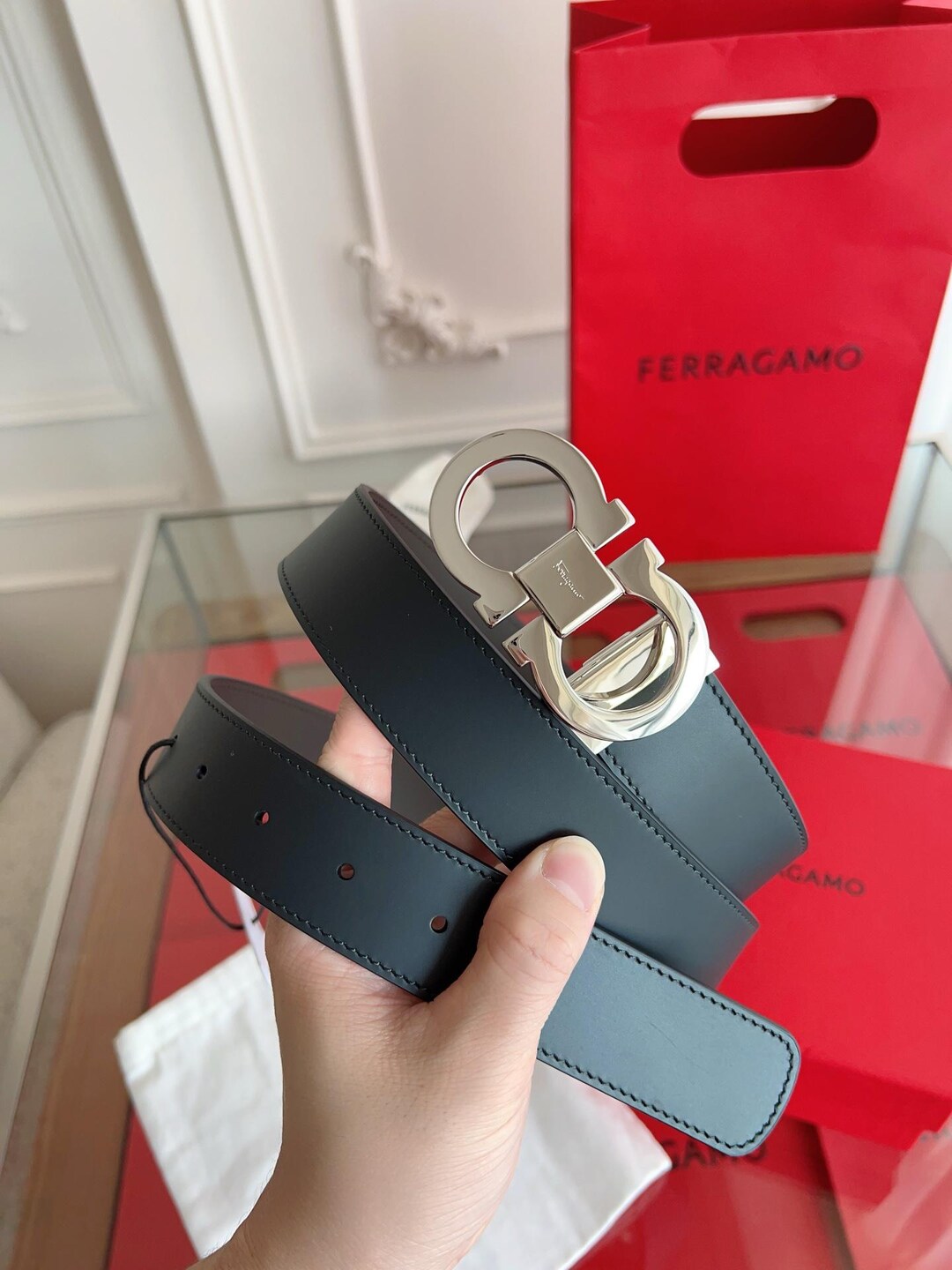 Authentic Salvatore Ferragamo Leather Belt Width:3.5cm/1.38  display picture 1