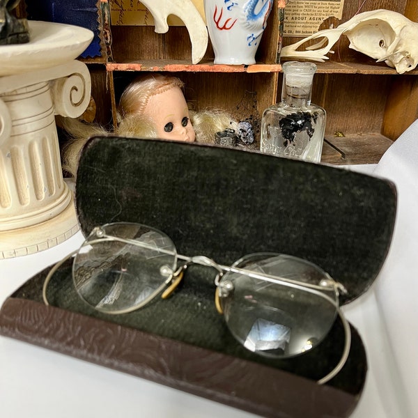 Optician, Antiquary, Victorian Era, Beautiful Antique 1/10 12 Karat Gold Filled Eye Glasses Bifocal Spectacles with Hallmarks and Case