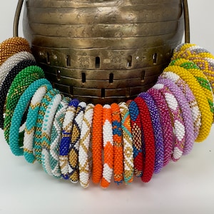 Bracelet népalais en perles de verre Stock limité PROMO flash Fabriqués à la main au Népal Porte bonheur, Cadeau de fête des mères image 1