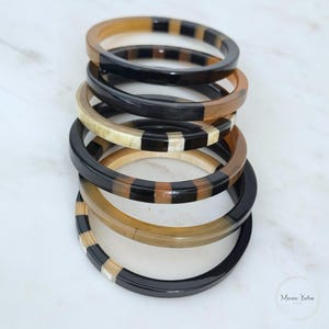 Jonc en Corne de Buffle Naturelle Carré Epais en Noir et Laqué – Bijou Artisanal & Upcycling - Fait Main