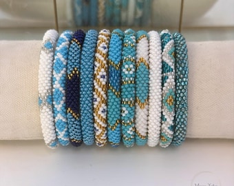 Bracelet Bleu, Doré, Blanc en Perles – Bijou Artisanal du Népal – Idée Cadeau Fête des Mères - Vendu à l'unité- Tendance été 2026