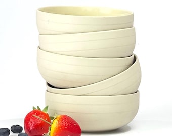 Perfectly-Sized Matte Finish Breakfast or Dessert Bowls with Concentric Circle Motif by Hornsea Concept - set of 5