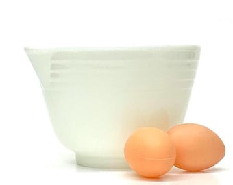 Vintage Pyrex White Glass Hamilton Beach Mixing Bowl