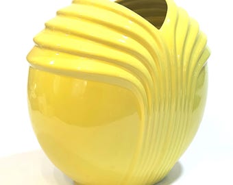 Rare Artichoke Vase in Citrus Yellow Attributed to Royal Haeger, Circa 1980s