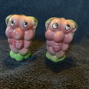 Vintage 1950s Purple Grape Ceramic Salt and Pepper Shaker anthropomorphic