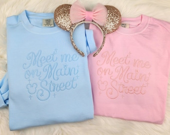 Sweat-shirt brodé Meet Me On Main Street | Chemise Disney|  Sweat-shirt Disneyland| Sweat-shirt Disney