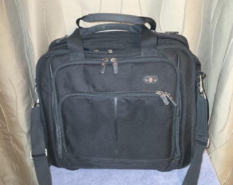 Wenger Swiss Gear Victorinox Rolling Travel Bag Fits Tablet 17" Business Travel