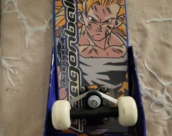 NEW Dragon Ball Z Skateboard 2004 Bird Studio Sport Fun Licensed by FUNimation