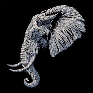 Può includere: Primo piano di una testa di elefante, realizzata in uno stile bianco ricamato su uno sfondo nero. La proboscide dell'elefante è arrotolata e il suo occhio è visibile.