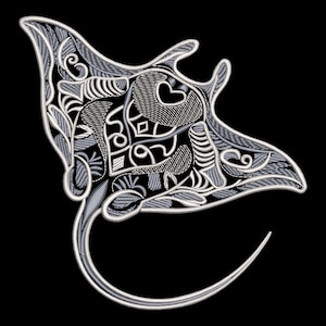 Peut inclure: Une illustration en noir et blanc d'une raie manta avec des motifs floraux complexes. Le design est détaillé et complexe, avec un accent sur les ailes et la queue de la raie.