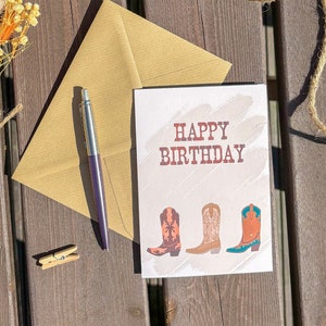 Carte de joyeux anniversaire bottes de cowboy Carte d'anniversaire western Carte d'anniversaire de cow-boy mélomane country Carte d'anniversaire de cowboy d'inspiration western
