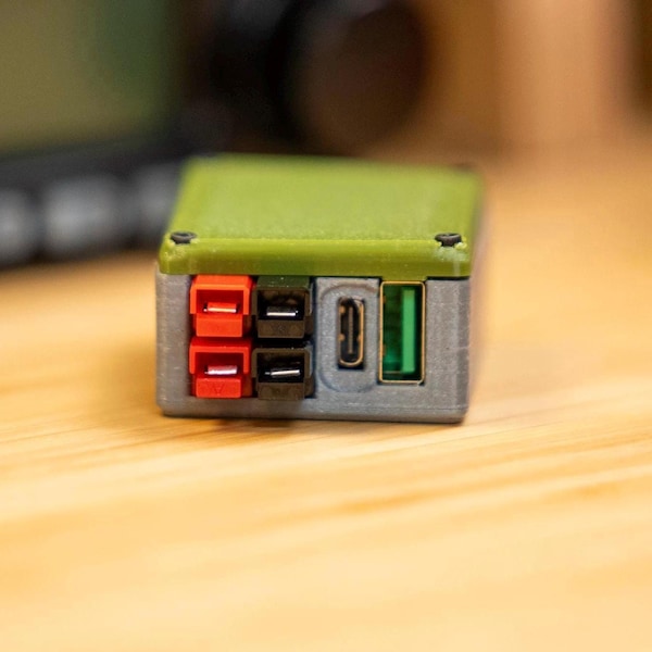 Bloque de distribución Anderson Powerpole con puerto USB-C y USB-A PD de 60 vatios