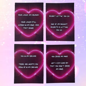 Puede incluir: Cuatro tarjetas con un fondo oscuro y un diseño de corazón de neón rosa. Cada tarjeta tiene un mensaje romántico diferente en texto blanco. Los mensajes incluyen frases como "Your laugh, my memory" y "You cross my mind."