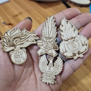 bomboniera calamita in legno per polizia di stato guardia di finanza, carabinieri,polizia penitenziaria, personalizzabile anche con nome