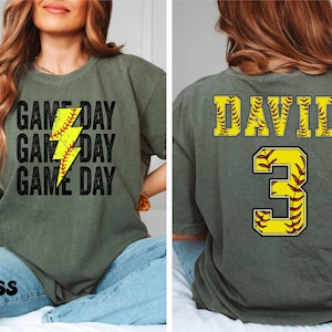 Comfort Colors® Custom Softball Shirt, Softball Number and Name Shirt,Softball mom shirt, Personalized Softball Shirt, Softball Gift Shirt 画像 2
