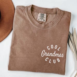 Comfort Colors® Cool Grandmas Club Shirt, Mother&#39;s Day Shirt, Best Grandma Shirt, Cool Grandma Shirt, Nana Shirt, Gift from Grandkids