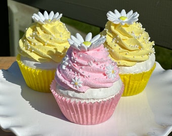 Fake Spring daisy cupcake pink or yellow