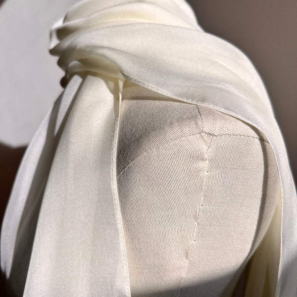 Magnifique foulard de mariée en mousseline de soie avec cravate