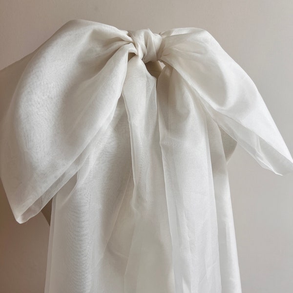 Beautiful Oversized Silk Organza Wedding Bow Veil