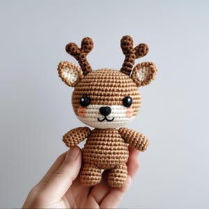 Cute Christmas Amigurumi Reindeer Crochet Pattern PDF | Winter Animals Amigurumi Crochet Tutorial | Low sew Amigurumi tutorial