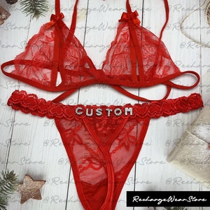 String de soutien-gorge prénom personnalisé, String de soutien-gorge personnalisé en dentelle, Cadeau parfait pour couple, Cadeau d'anniversaire, Cadeau de demoiselle d'honneur, Ensemble de lingerie personnalisé Red