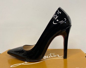 Schicke rote Unterseite schwarze Pumps - klassisches Stiletto Design - Abend Pumps - Fashion Pumps - schwarze Stiletto Pumps für Frauen - rote Sohle Absatz