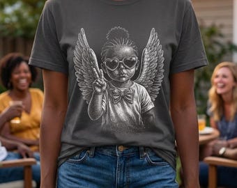 Chemise couleur confort Angel Girl | T-shirt signe de la paix, lunettes de soleil coeur | Vêtements esthétiques, Mode Y2K, T-shirt graphique, Chemise unisexe