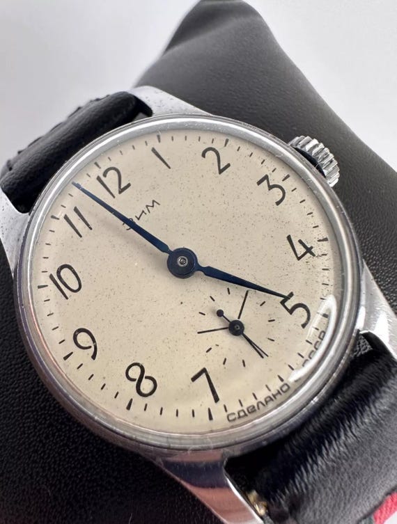 Montre Russe Vintage ZIM Pobeda Modèle Rare 1980 - Mécanique Manuel 15 Rubis - URSS