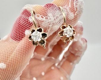 Ukrainische Vintage Ohrringe aus 925 Sterling Silber, vergoldet, mit einem transparenten Stein.