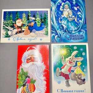Set van 4 ongebruikte nieuwjaarskaarten gemaakt in de Sovjet-Unie, gedrukt in de USSR. Gelukkig nieuwjaar, kerstkaarten, Sovjetkaarten, retrowenskaarten