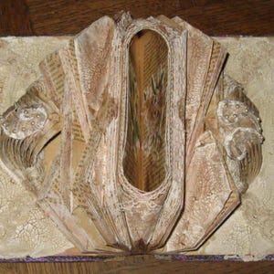Livre-vase craquelé - objet décoratif + sa boite