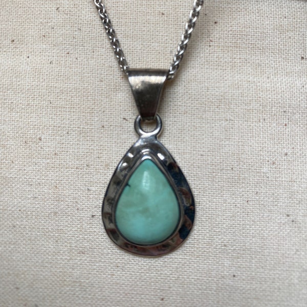 Turquoise Elegance - Handcrafted Silver Necklace with Turquoise Gemstone - Meaning and Style