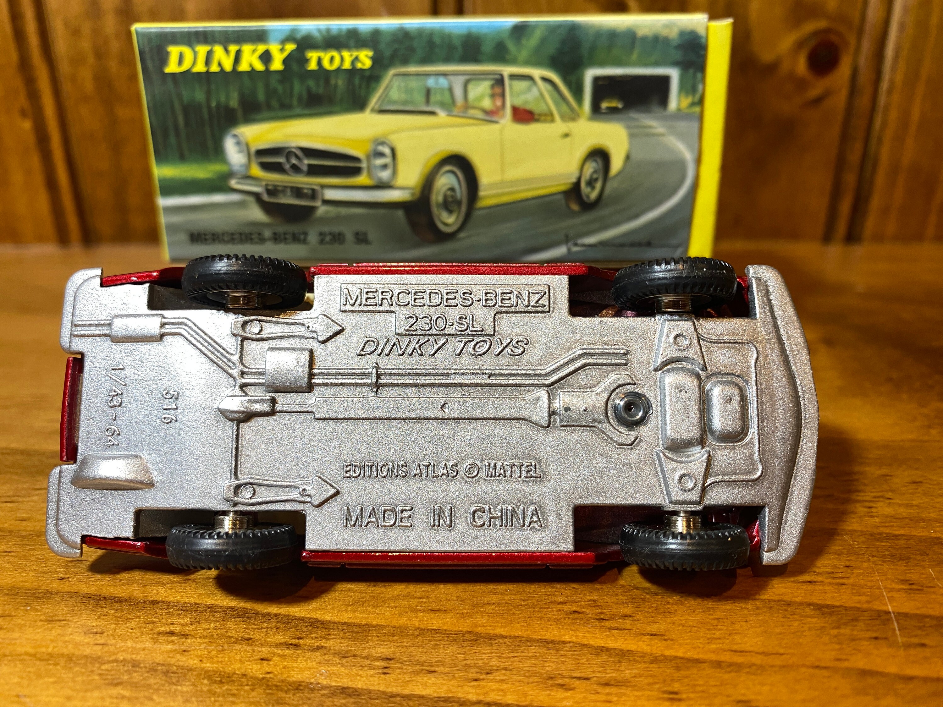 DINKY TOYS n° 516 Mercedes Benz 230 SL.Boîte ( pas ATLAS