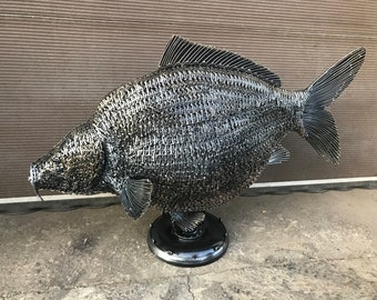 F-Lor da Ferによる魚の彫刻 - リサイクル鉄を使った現代アート作品